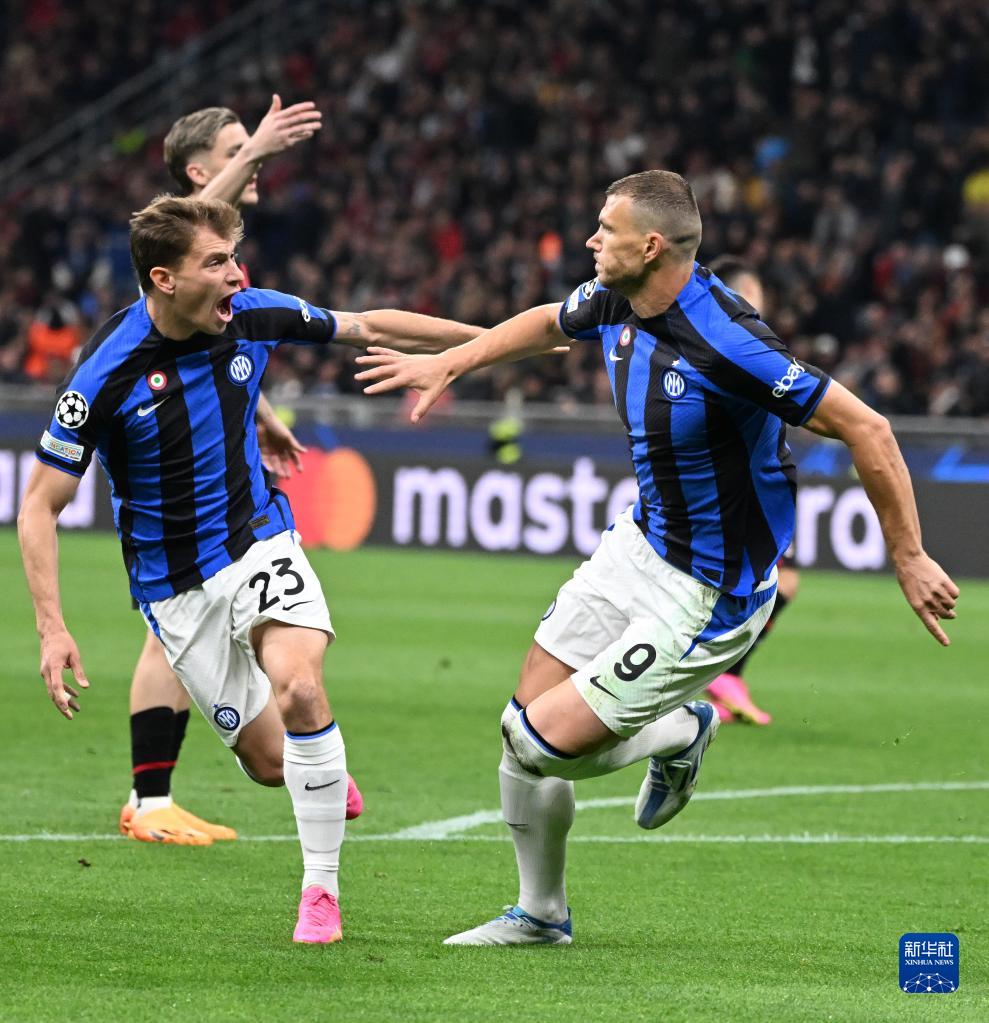 错失绝平机会，帕罗特补时阶段勺子点球打飞（补时勺子点球失手，帕罗特错过绝平良机）