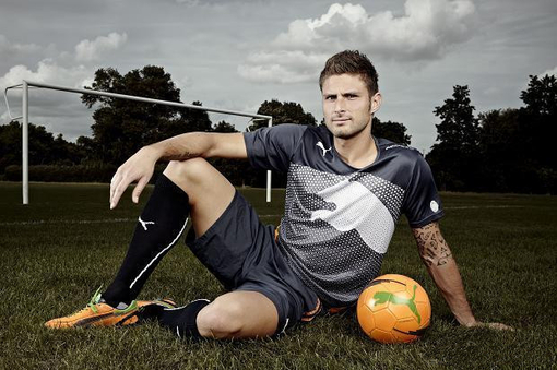 普约尔：我在家里很少谈足球，两个女儿最近才知道我曾效力巴萨（普约尔：家中几乎不聊足球，女儿们最近才知道我曾为巴萨踢球）