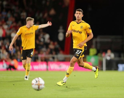 辽宁铁人祝贺重庆铜梁龙冲超：敢打敢拼，晋级中超实至名归（辽宁铁人致贺重庆铜梁龙升入中超：敢打硬仗，当之无愧）