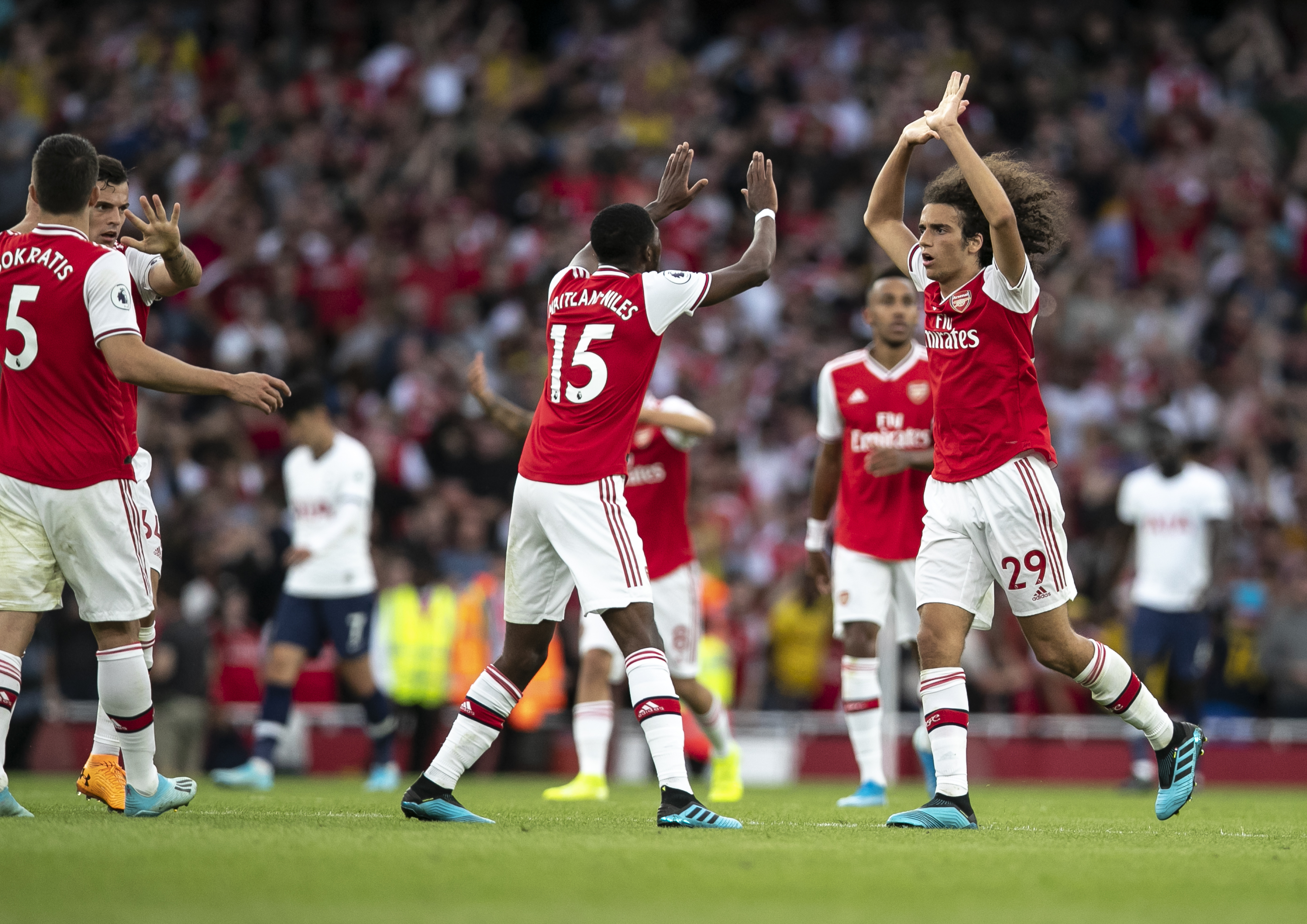 球里有玄机、球门有暗号！盲人足球比赛燃到爆（球中机关，门藏暗语！盲人足球赛燃炸全场）