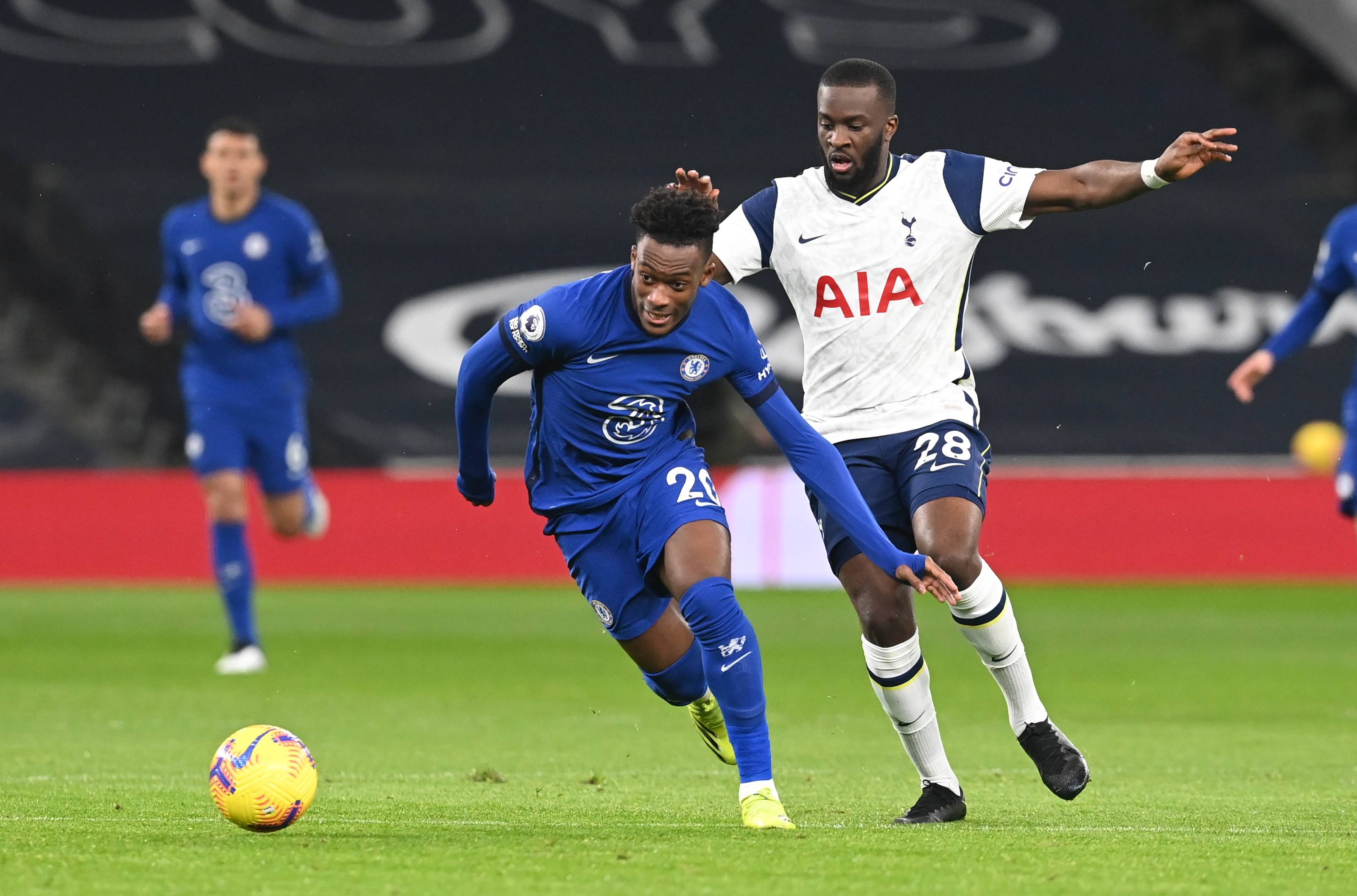 姆巴佩最新身价下降2000万欧元 遭亚马尔反超（姆巴佩最新估值下跌2000万欧元，亚马尔完成反超）