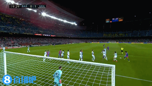 欧洲多家媒体批评莱万飞点：他罚出西甲史上最糟糕的点球之一（欧洲多家媒体抨击莱万罚丢点球：被称为西甲史上最糟之一）