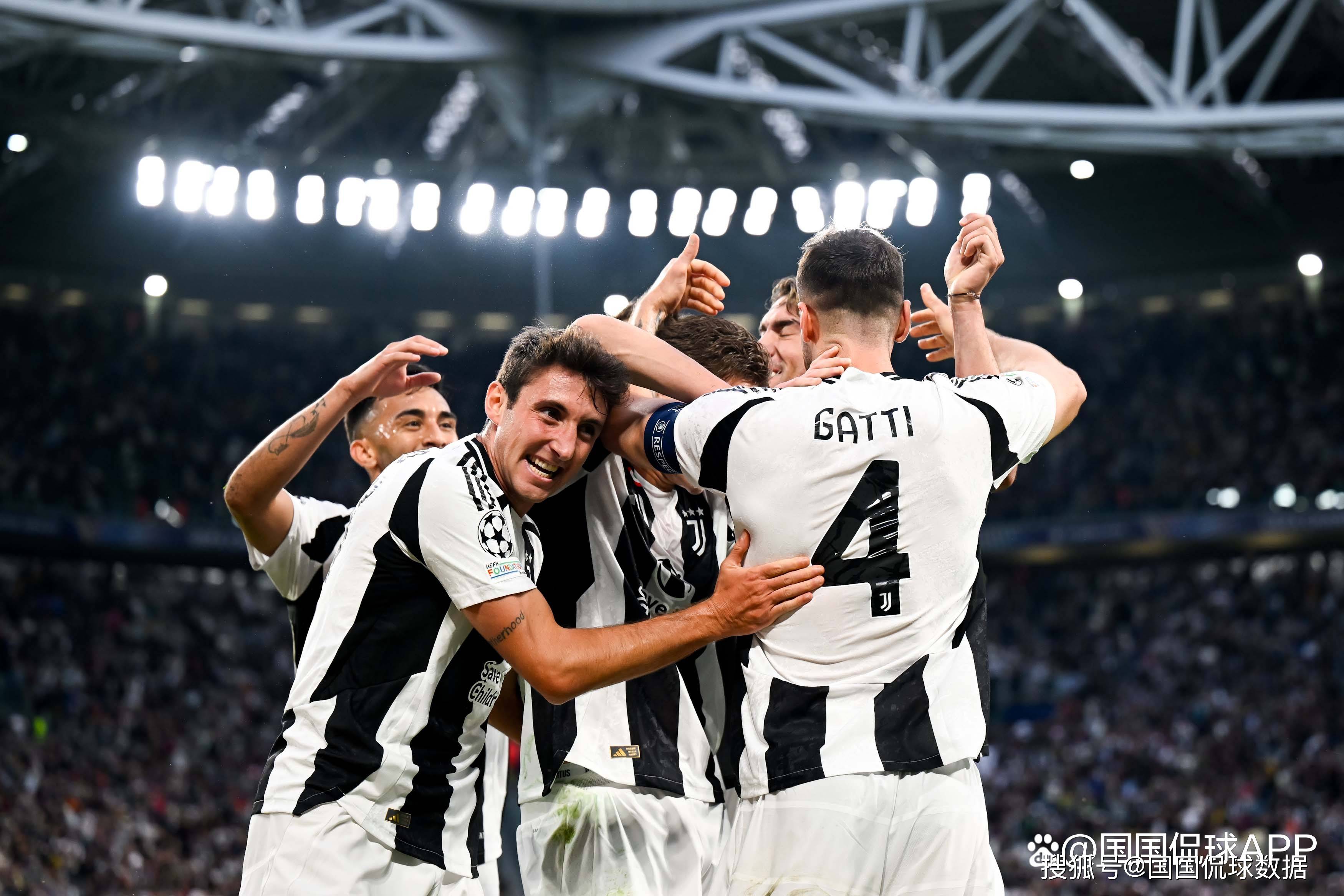 皇马19岁球星陷绝境，父亲引圣经怒怼俱乐部，一月转会成定局？（皇马19岁新星深陷困局，父亲援引圣经怒批俱乐部，冬窗转会在即？）